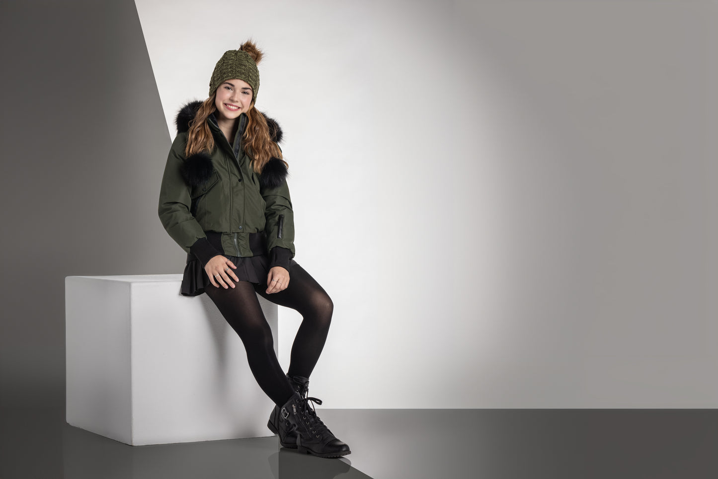 ELLABEE ADELLE CANVAS POM-POM BOMBER BLACK BLUE-FOX 3011